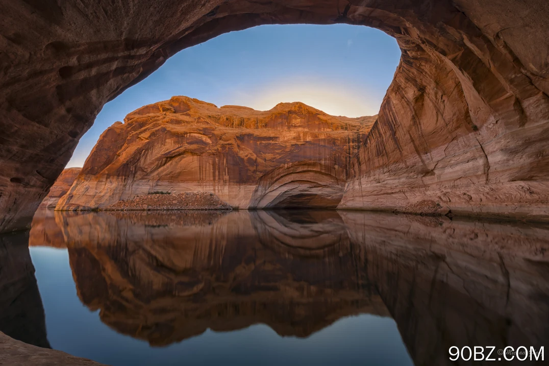 简单背景 自然 天空 摄影 风景  倒影 悬崖 水  4K壁纸
