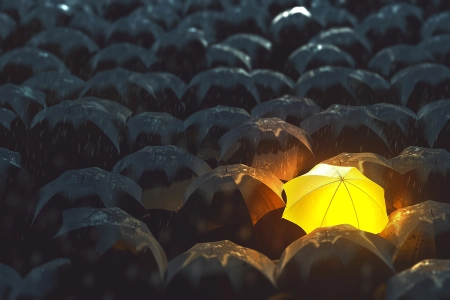 人群 雨伞 黄色 黑暗 黑暗 雨 灯光 发光  电脑壁纸 4K壁纸 6000x3375