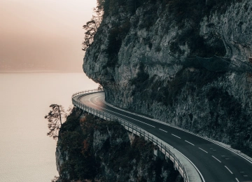 风景 自然 道路 山脉 悬崖 海洋 瑞士  电脑壁纸 4K壁纸  3840x2400