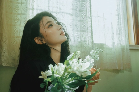 王楚然 室内 鲜花 窗 高清 美女 4K 壁纸 4K壁纸 3840x2400