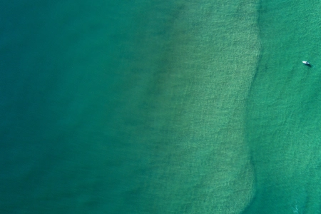 海 船 水 海滩 自然 绿色 无人机 照片 极简主义 4K壁纸 3840x2160