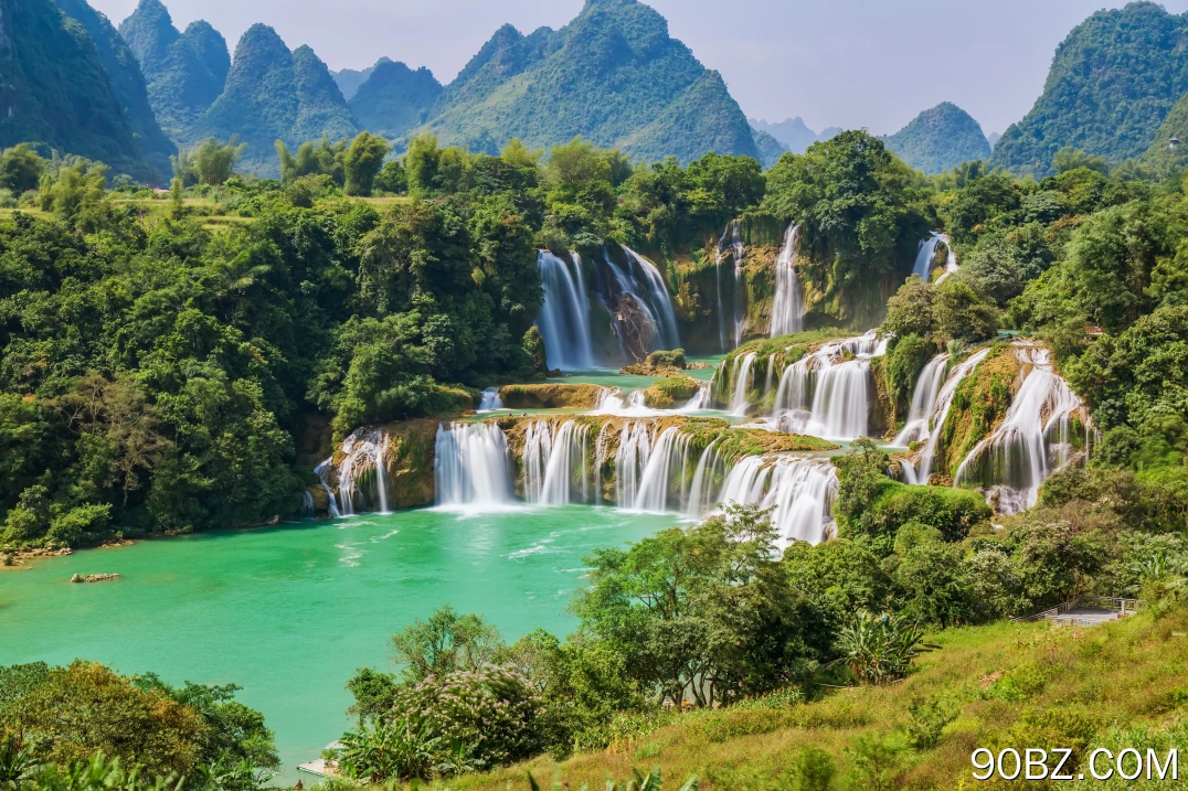 自然 风景 河流 森林 天空 瀑布 山脉 树木 4K壁纸