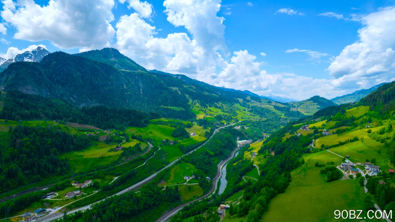 自然 景观 云 天空 树木 房屋 村庄 草 道路 远景 河流 绿色 山脉 4K壁纸