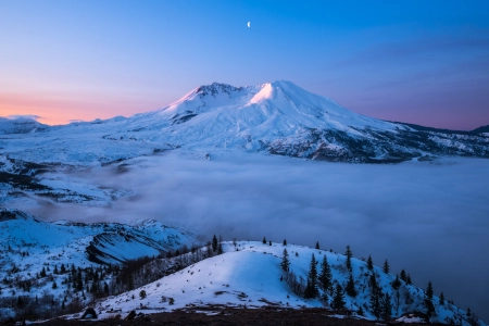 自然 景观 山脉 雪 冬天 树木 新月 云 天空 4K壁纸 5768x3774