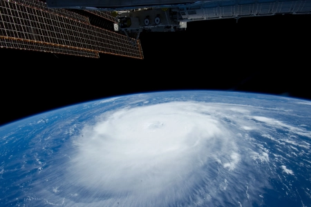 飓风 云 地球 空间 自然 行星 风暴 国际空间站 宇宙 电脑壁纸 4K壁纸 3840x2160