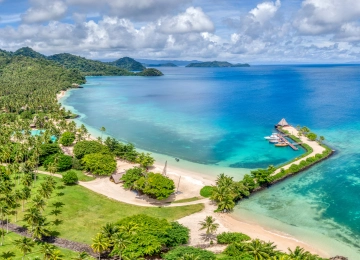 摄影 风景 海湾 海滩 度假胜地 水 自然 森林 棕榈树 小山 码头 天空 云 平房 船 草 沙 岛 4K壁纸  3840x2160