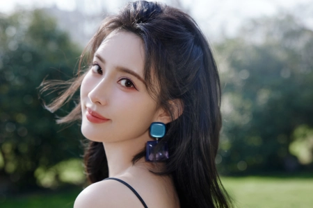 长发 回头 美女 孟子义 4K壁纸 3840x2160