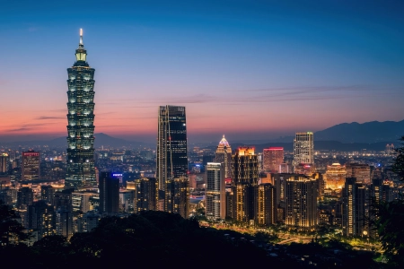 景观 城市 灯光 云 天空 公寓 城市 景观 树木 建筑 摩天大楼 夜 天际线 4K壁纸 3840x2160