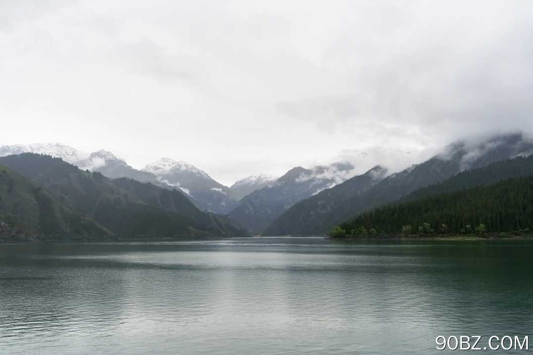 江水 天山 天池 山水 水 天空 云 自然 山脉 4K壁纸