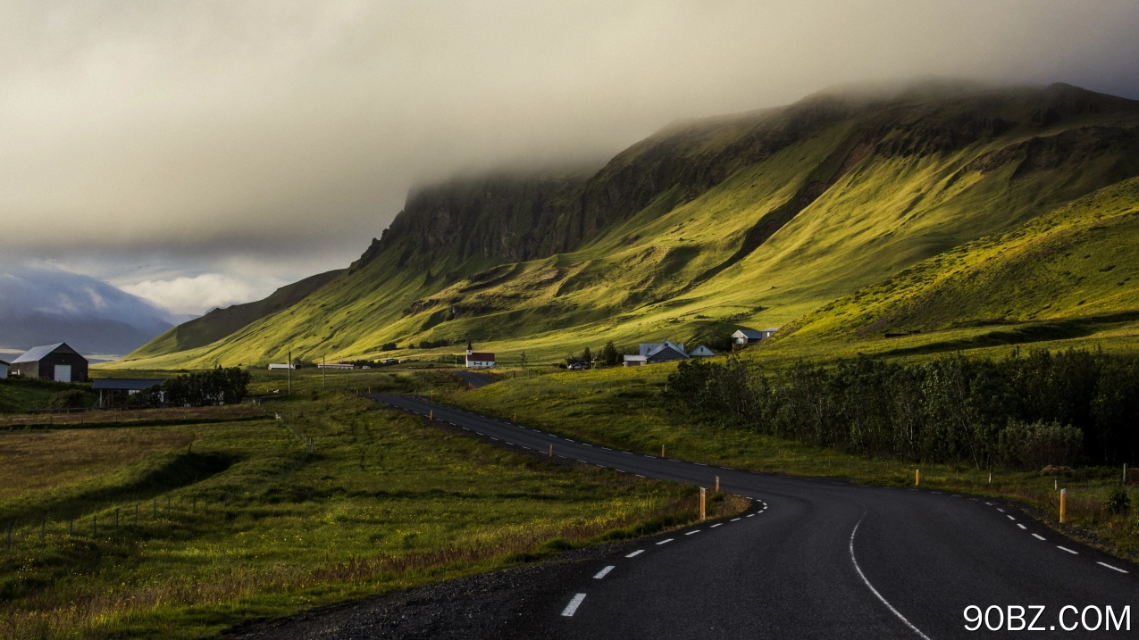 自然 风景 房屋 村庄 道路 草地 栅栏 云雾 山脉 4K壁纸