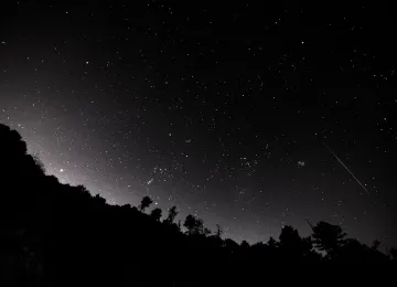 风景 山脉 树木 繁星之夜 繁星 夜晚 流星 黑暗  电脑壁纸 4K壁纸  6000x4000