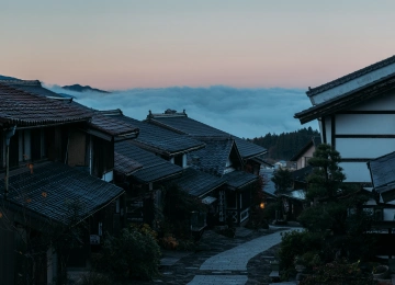 云 城市 街景 房屋 路径 4K壁纸  5472x3648
