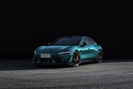 小米 鹦鹉绿 汽车 4K壁纸 3840x2160