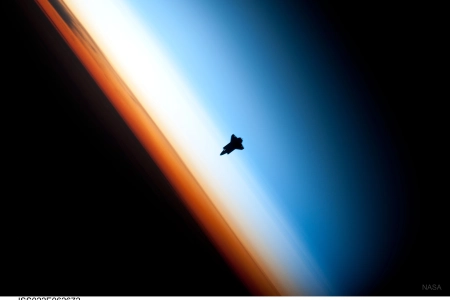 宇航局 航天 飞机 空间 车辆 蓝色 轨道 视图 4K壁纸 6048x4147