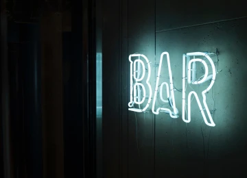 霓虹灯 条形 标牌 青色 深色 酒吧 电脑壁纸 4K壁纸  3840x2160