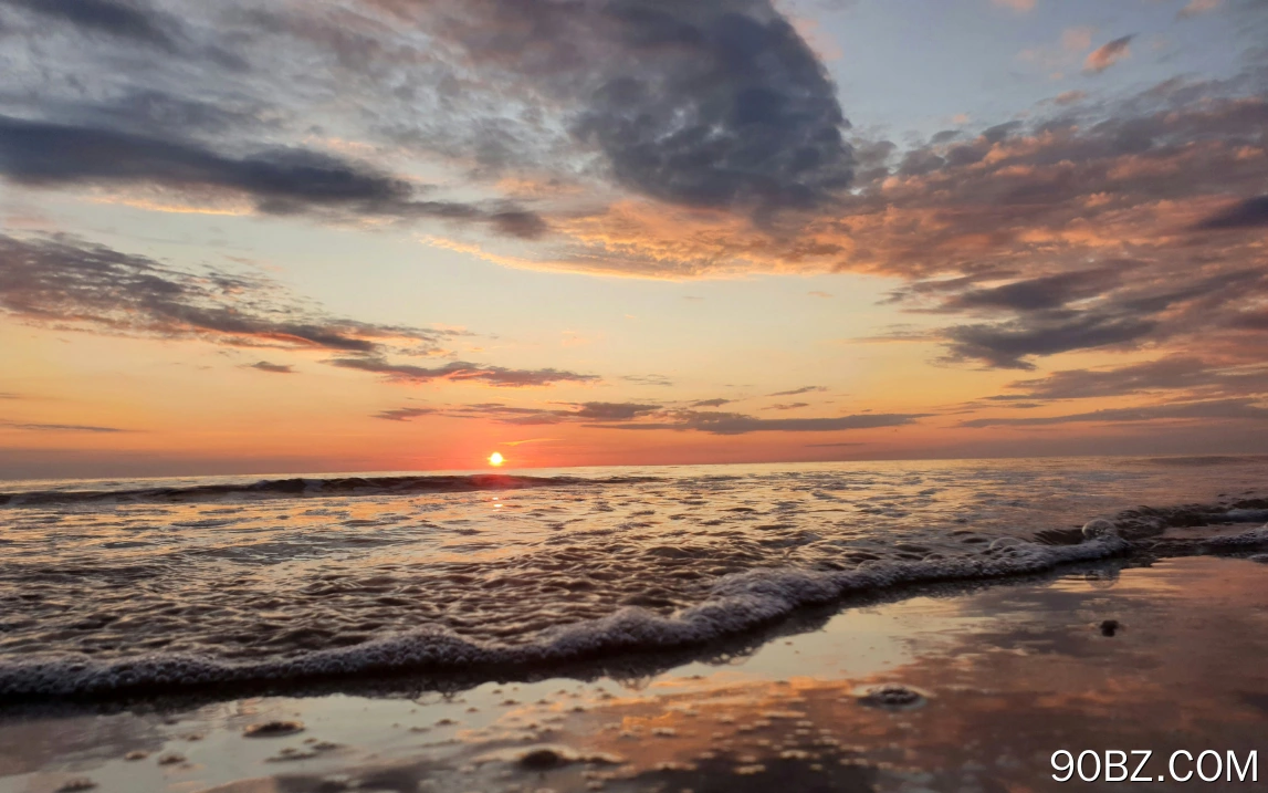 夕阳海滩