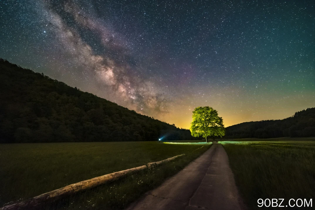 自然 银河 道路 夜晚 星星 弱光 4K壁纸
