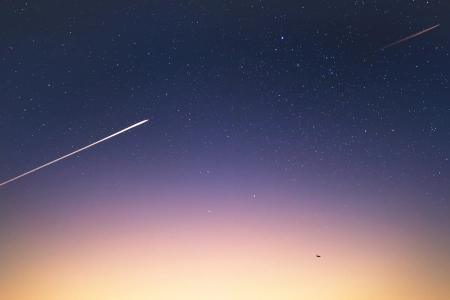 摄影 黄昏 夜晚 夜晚 天空 星星 繁星之夜 太空 自然 陨石 流星 日落 轨迹 飞机  4K壁纸 5120x2880