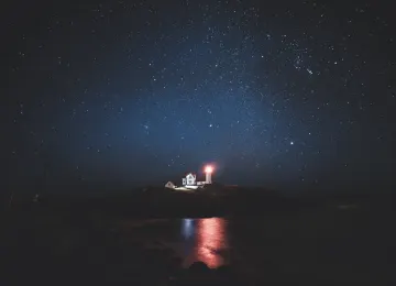灯塔 大海 星夜 灯光 4K壁纸  5850x4000