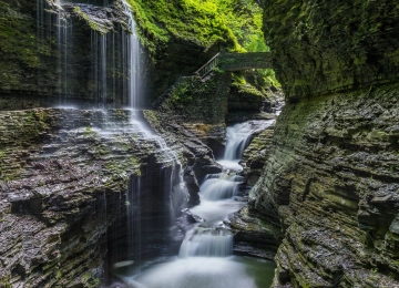 自然 岩石 瀑布 苔藓 桥梁 峡谷 水 电脑壁纸 4K壁纸  3840x2160