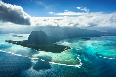 自然 风景 云 天空 海岸 水 海 波浪 珊瑚礁 山脉 远景 海滩 4K壁纸 5120x2880