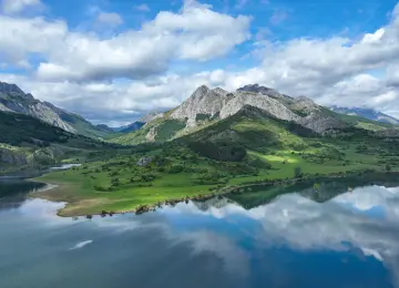 风景 自然 湖泊 云 山 水 电脑壁纸 4K壁纸  5280x2970